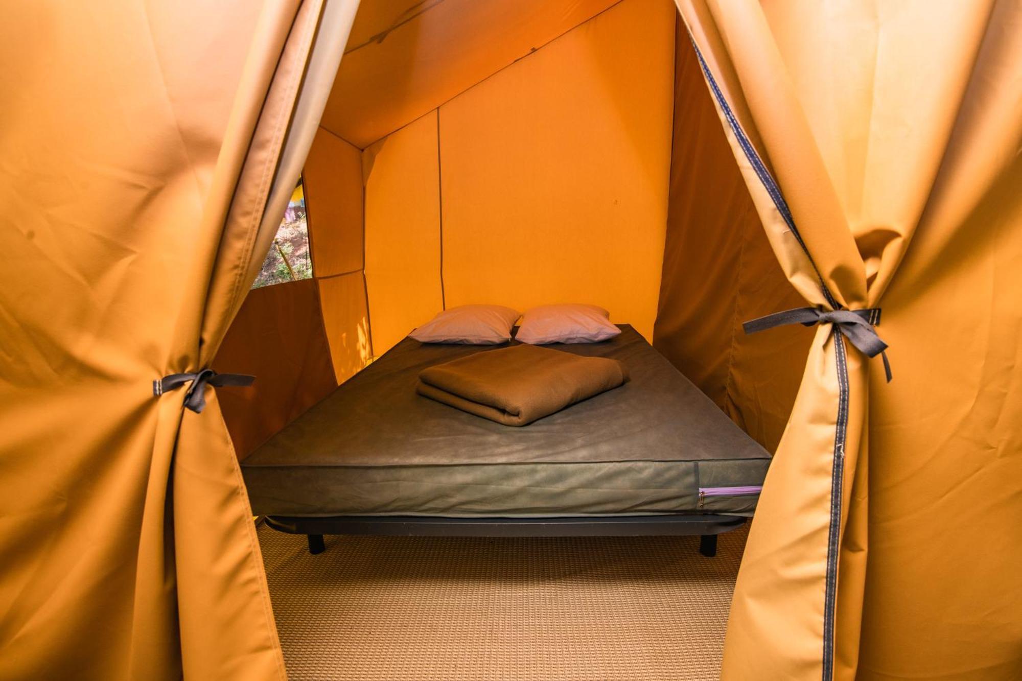 Camping Onlycamp La Confluence Savonnières المظهر الخارجي الصورة